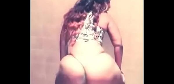  Teen Red Bone Shaking that Ass